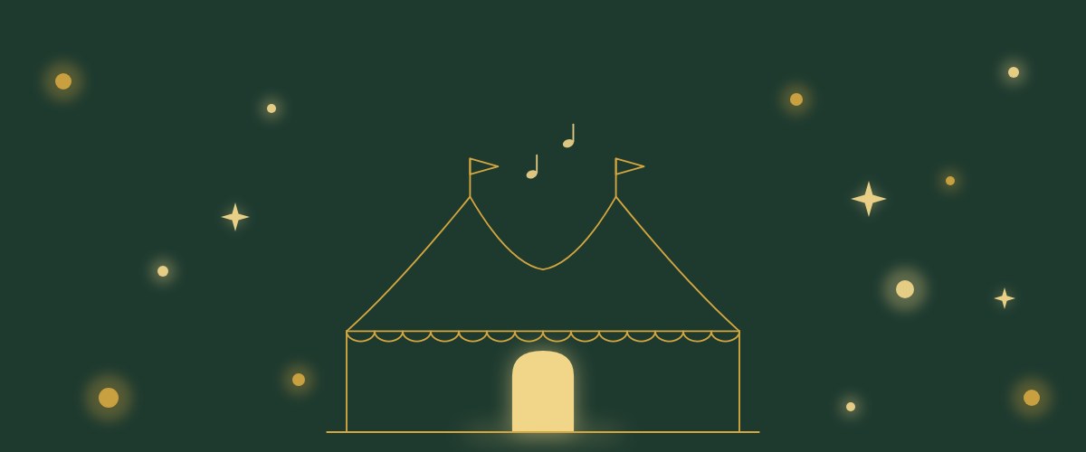 Das Circolo-Zelt im Lichterschein eines Winterabends